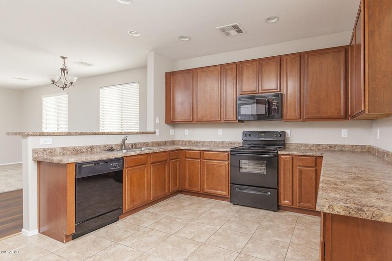 7129 W Winslow Ave, Phoenix, AZ 85043