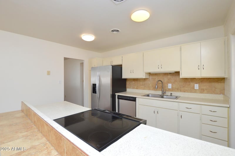 713 Campus Dr, Tempe, AZ 85282