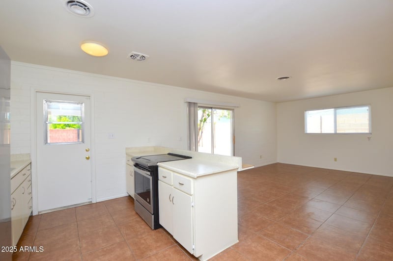 713 Campus Dr, Tempe, AZ 85282