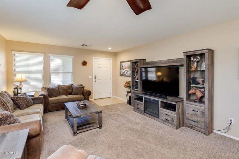 713 E Desert Moon Trl, San Tan Valley, AZ 85143