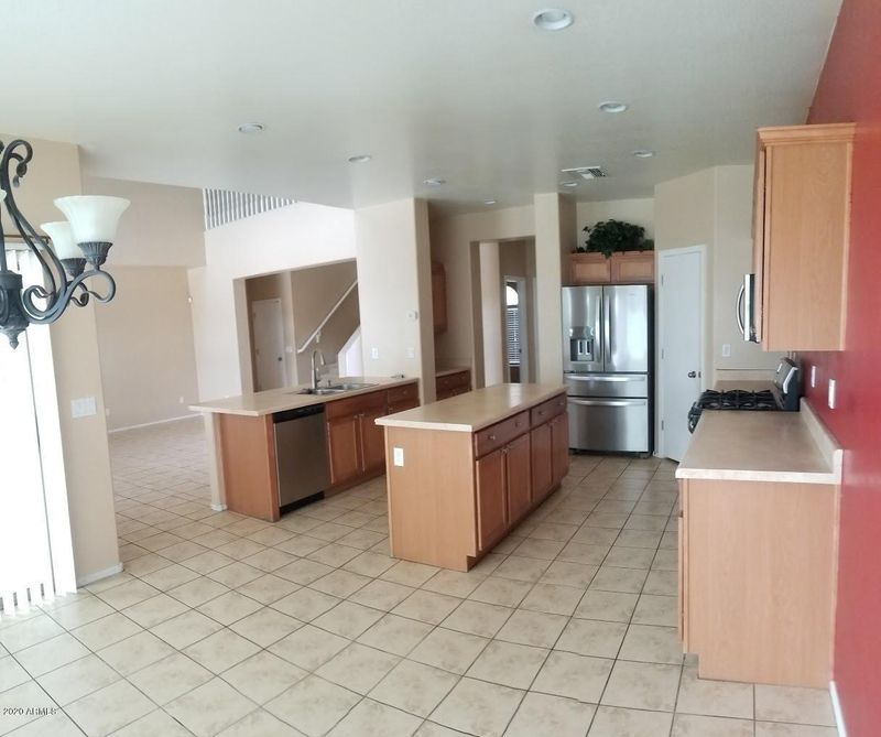 713 E Whyman Ave, Avondale, AZ 85323