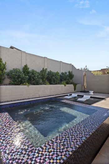 713 Kachina Trl, Phoenix, AZ 85042