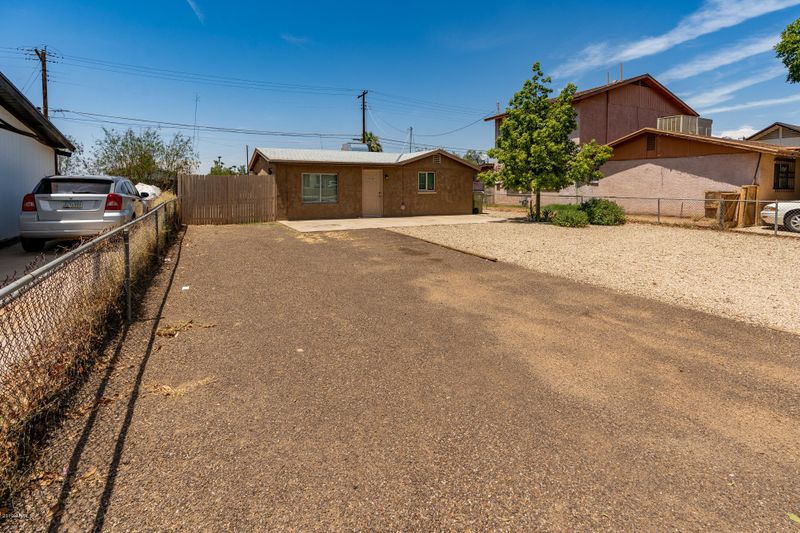 7130 N 48th Dr, Glendale, AZ 85301