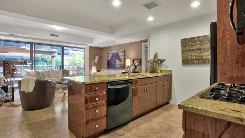 7131 E Rancho Vista Dr #2004, Scottsdale, AZ 85251