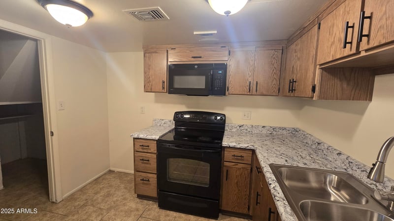 7131 Hazelwood St, Phoenix, AZ 85033