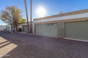 7132 63rd Dr, Glendale, AZ 85301