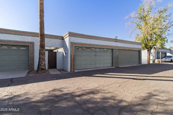 7132 63rd Dr, Glendale, AZ 85301
