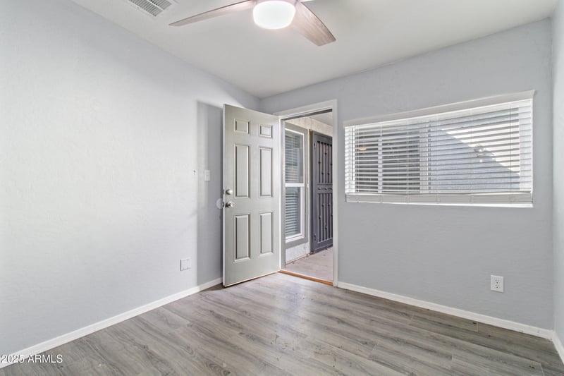 7132 63rd Dr, Glendale, AZ 85301