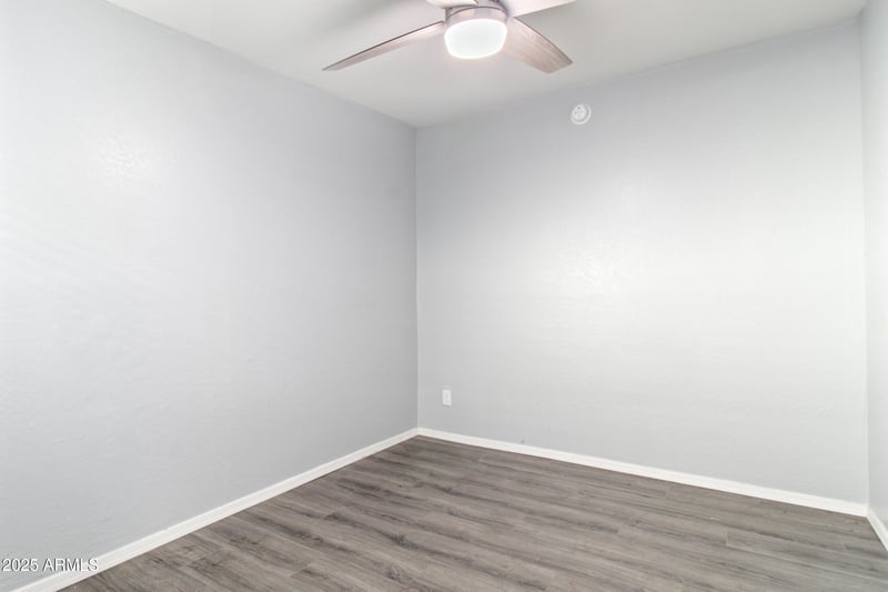 7132 63rd Dr, Glendale, AZ 85301