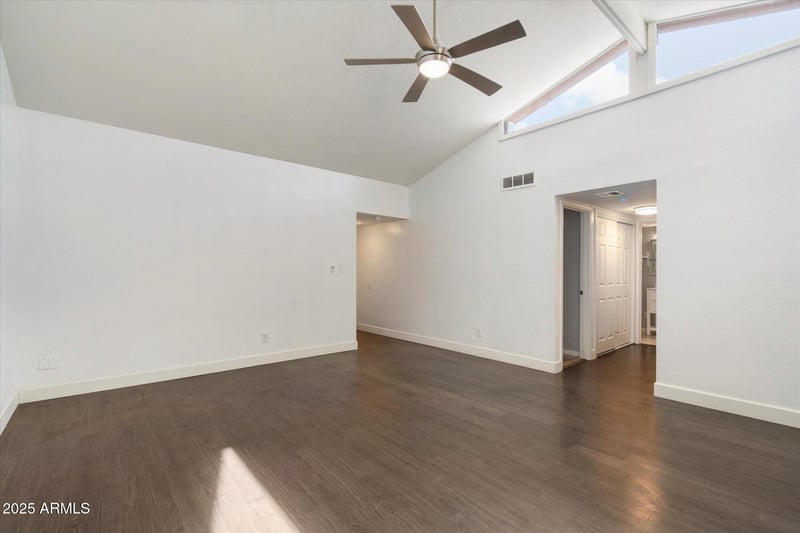 7132 63rd Dr, Glendale, AZ 85301