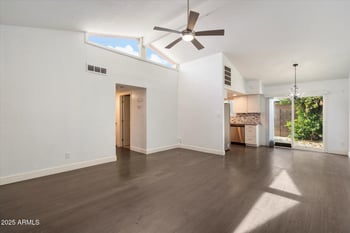 7132 63rd Dr, Glendale, AZ 85301