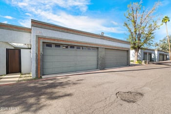 7132 63rd Dr, Glendale, AZ 85301