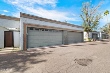 7132 63rd Dr, Glendale, AZ 85301