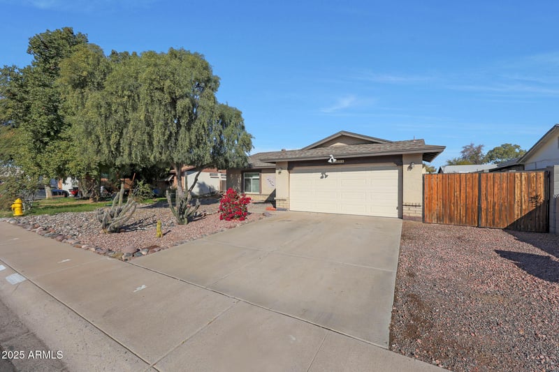 7132 Vermont Ave, Glendale, AZ 85303