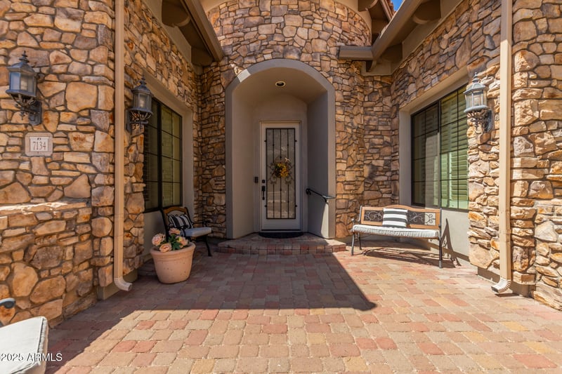 7134 Sandia St, Mesa, AZ 85207
