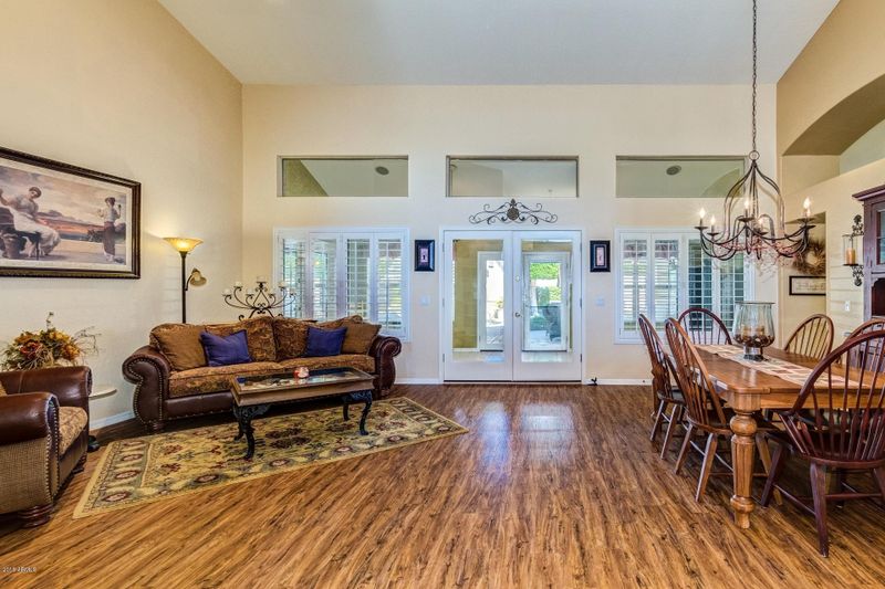 7134 W Planada Ln, Glendale, AZ 85310