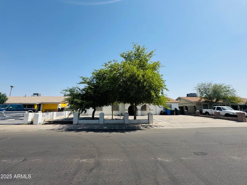 7135 Heatherbrae Dr, Phoenix, AZ 85033