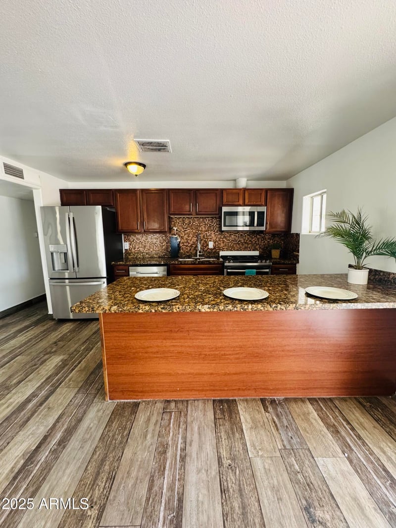 7135 Heatherbrae Dr, Phoenix, AZ 85033
