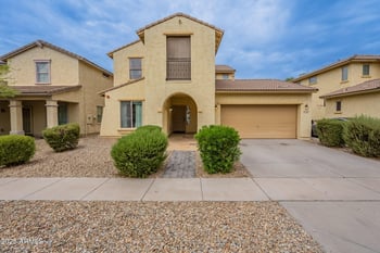 7136 73rd Dr, Glendale, AZ 85303