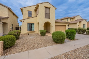 7136 73rd Dr, Glendale, AZ 85303