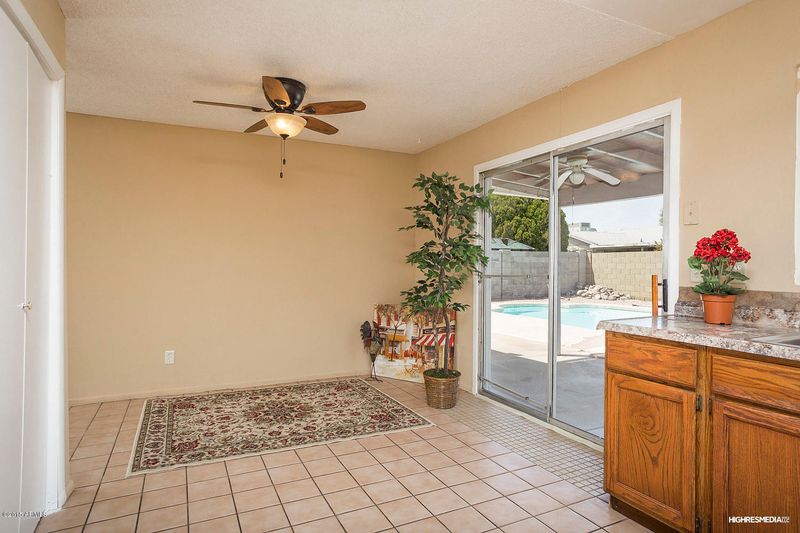 7136 W Denton Ln, Glendale, AZ 85303