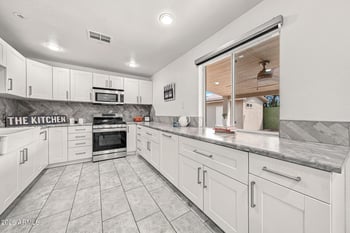 7137 N 33rd Ave, Phoenix, AZ 85051