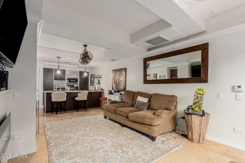 7137 Rancho Vista Dr #1008, Scottsdale, AZ 85251