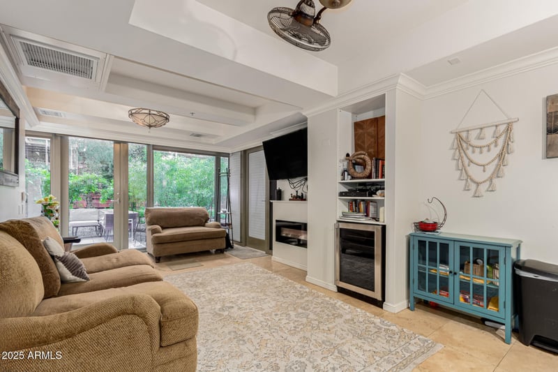 7137 Rancho Vista Dr #1008, Scottsdale, AZ 85251