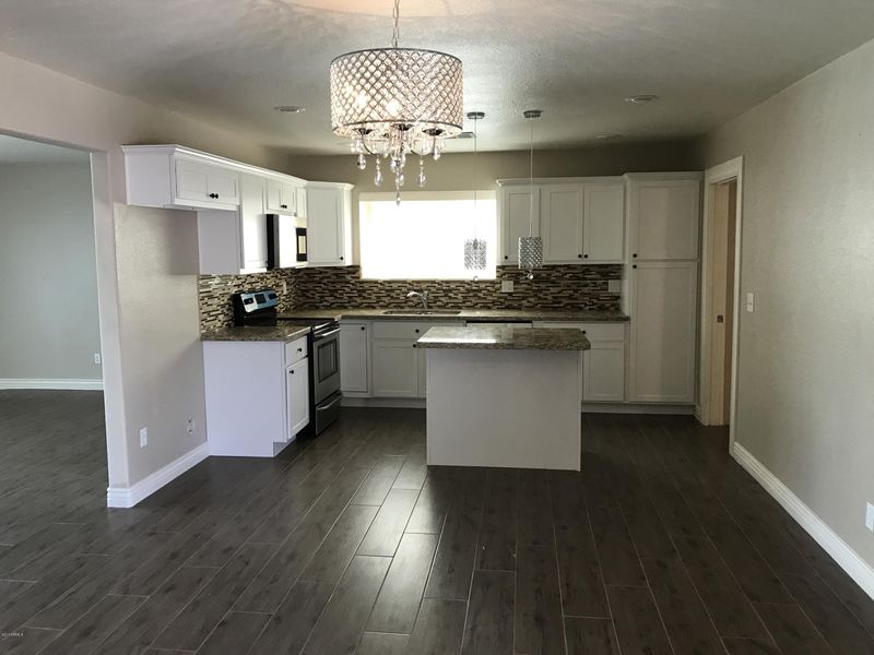 7137 W Cavalier Dr, Glendale, AZ 85303