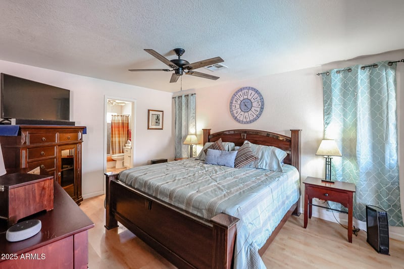 7138 Sierra Vista Dr, Glendale, AZ 85303