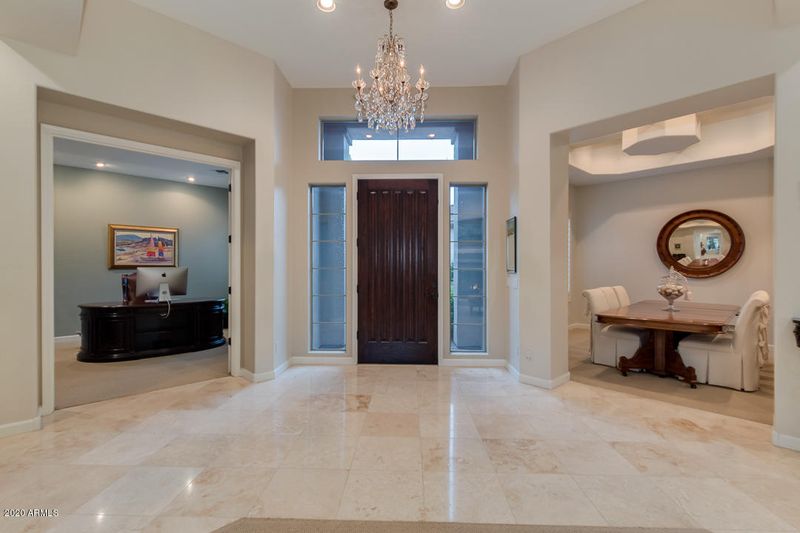 714 E County Down Dr, Chandler, AZ 85249
