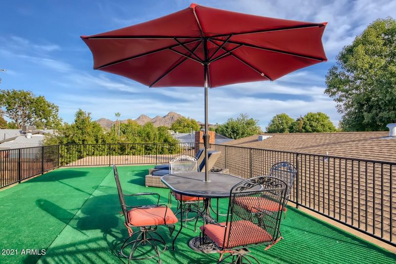 714 E Winter Dr, Phoenix, AZ 85020