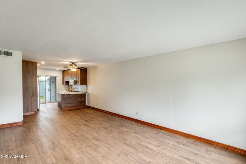 7141 16th St #6, Phoenix, AZ 85020