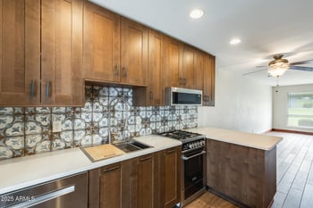 7141 16th St #6, Phoenix, AZ 85020