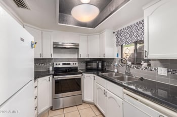 7143 63rd Dr, Glendale, AZ 85301