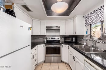 7143 63rd Dr, Glendale, AZ 85301