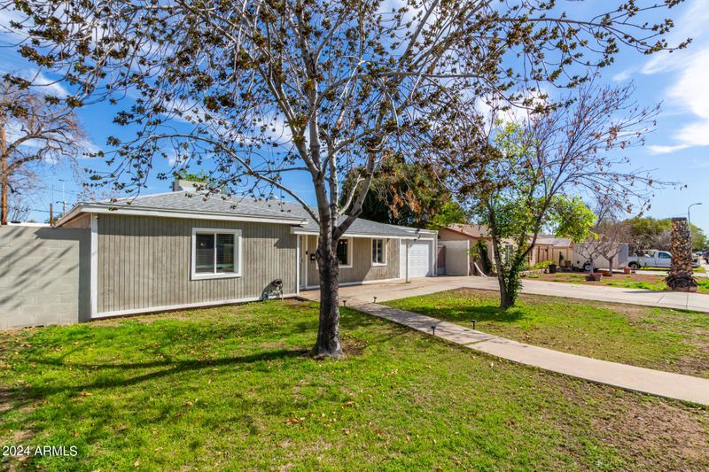 7145 N 26th Dr, Phoenix, AZ 85051