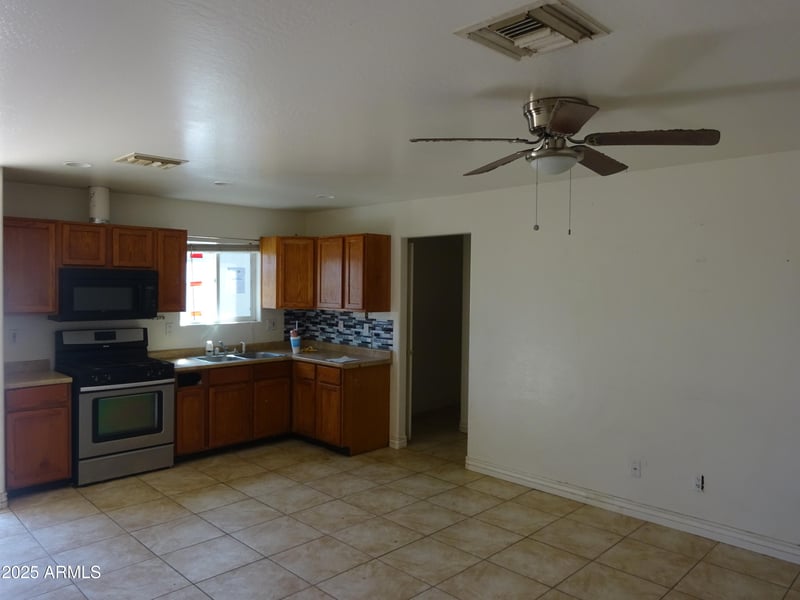 7148 48th Ave, Glendale, AZ 85301