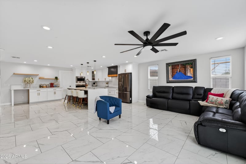 7148 Catalina Dr, Phoenix, AZ 85033
