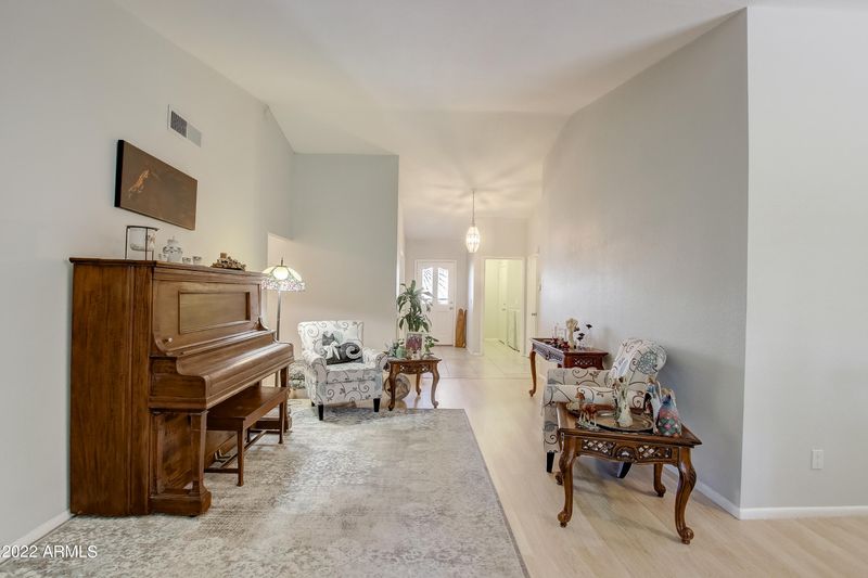 715 E Aire Libre Ave, Phoenix, AZ 85022