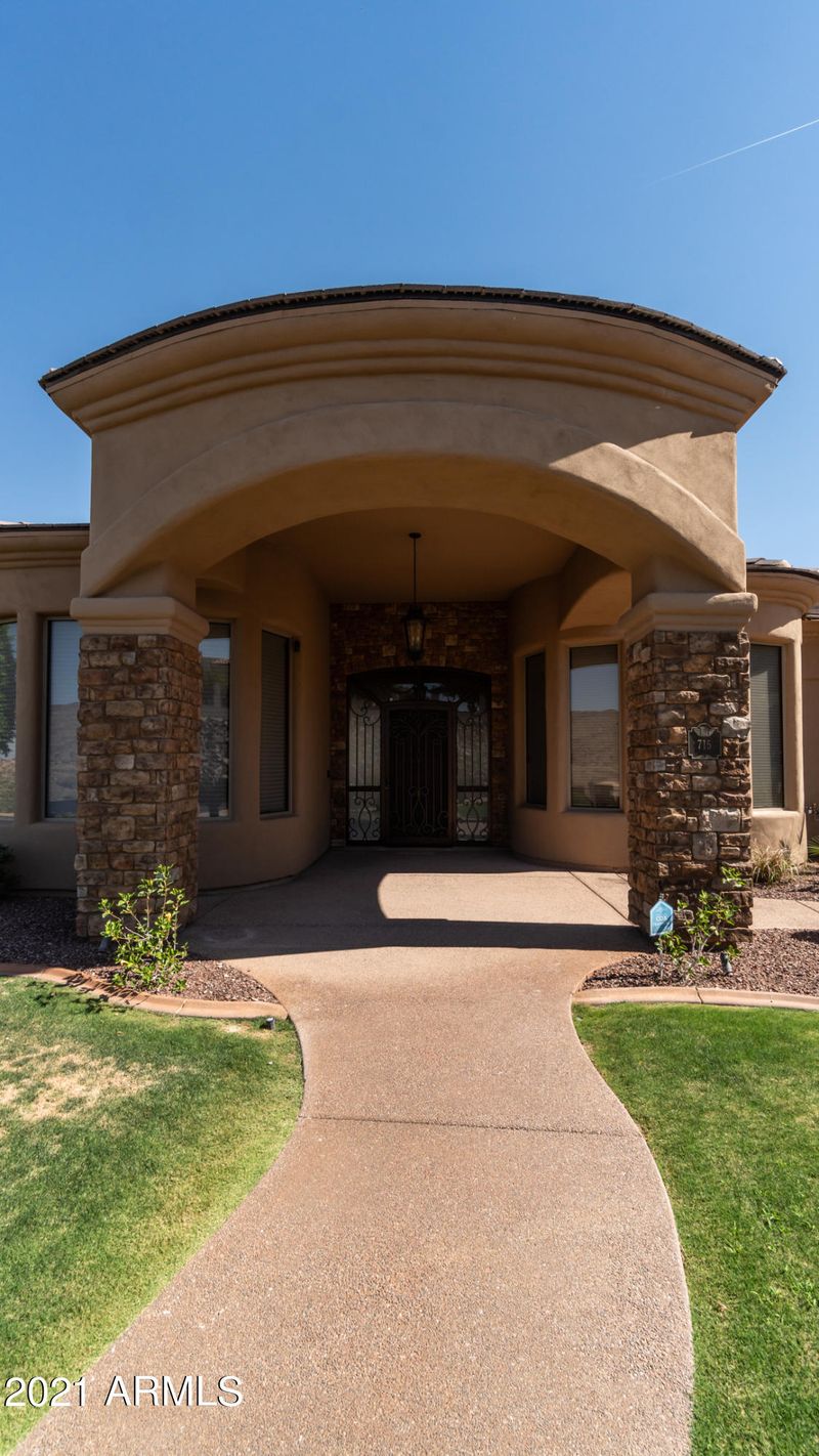 715 E Windmere Dr, Phoenix, AZ 85048