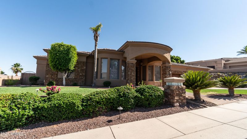 715 E Windmere Dr, Phoenix, AZ 85048