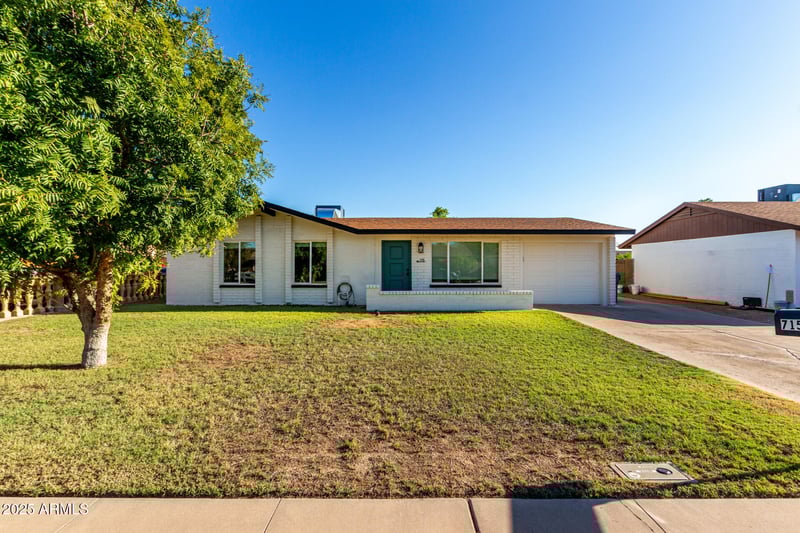 715 Harmony Ave, Mesa, AZ 85204
