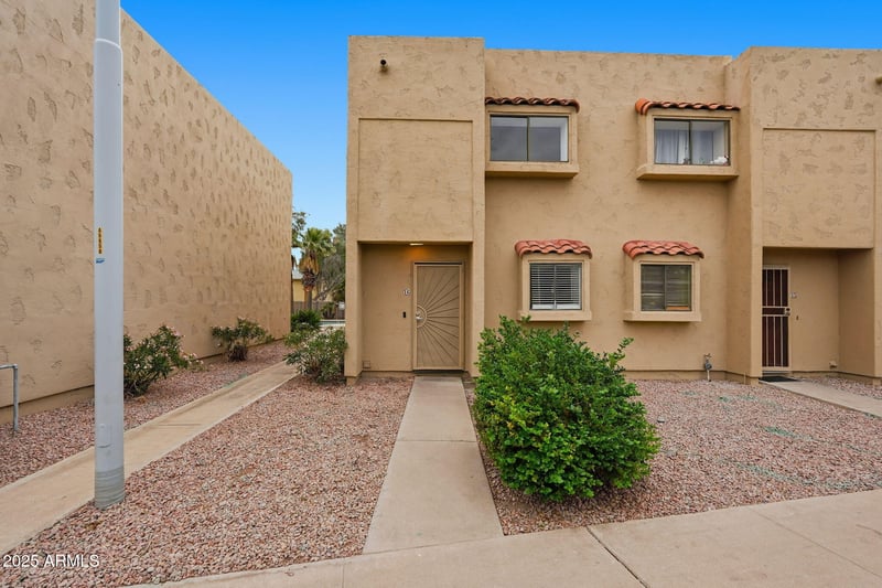 715 Extension Rd #16, Mesa, AZ 85210