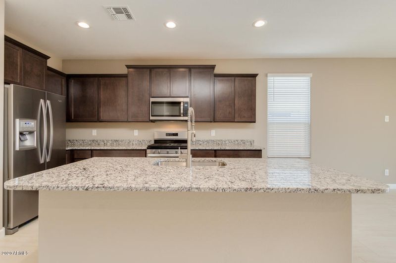 715 W Hartford Ave, Phoenix, AZ 85023