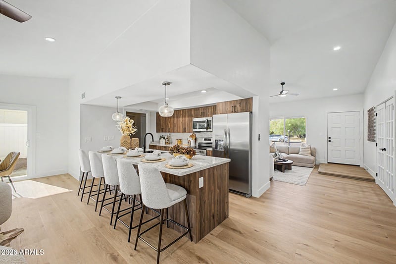 715 W Laguna Azul Ave, Mesa, AZ 85210