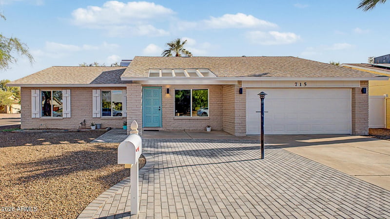 715 W Laguna Azul Ave, Mesa, AZ 85210