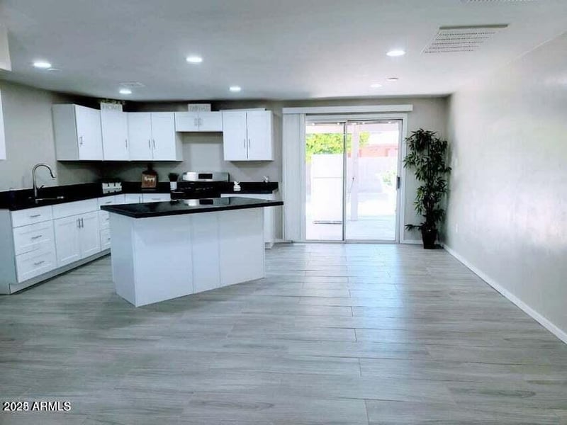 7150 Montecito Ave, Phoenix, AZ 85033