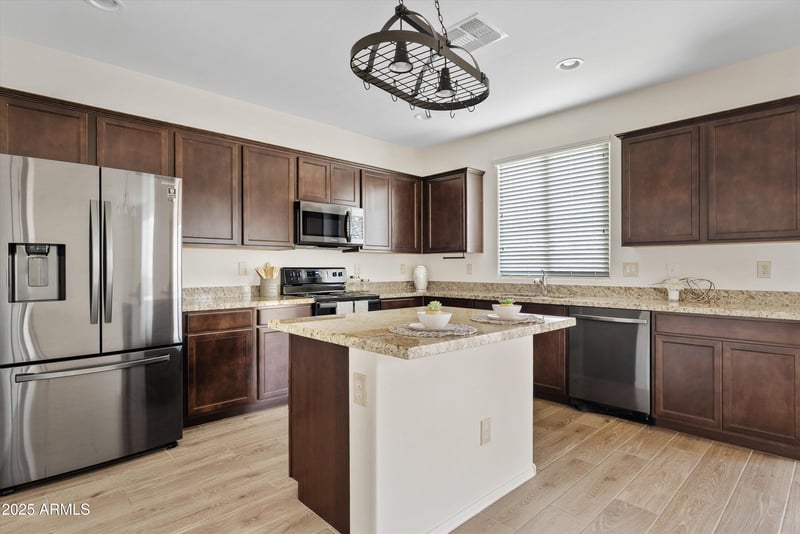 7150 Townley Ave, Peoria, AZ 85345