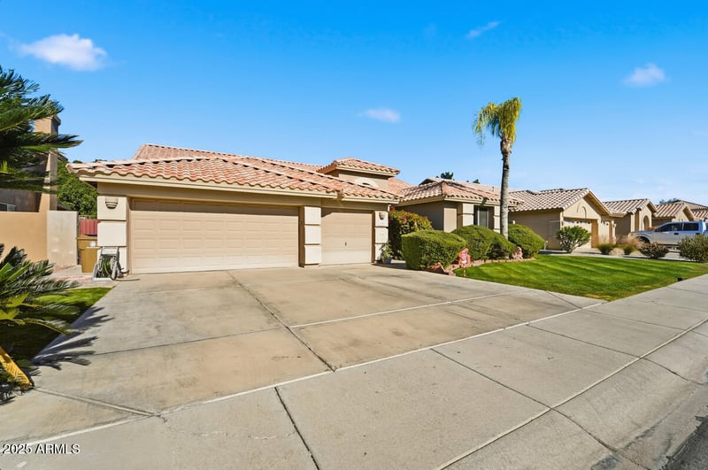 7150 W Dreyfus Dr, Peoria, AZ 85381